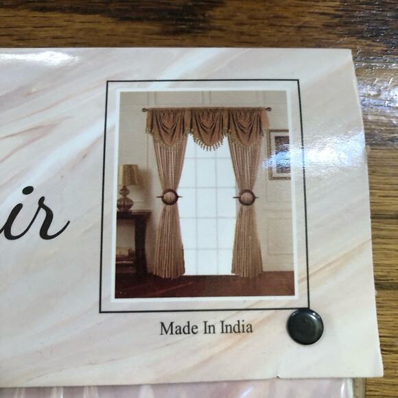 Vatican Homes Brooch Style Curtain Tie Backs Set of Two NWT - Picture 2 of 3